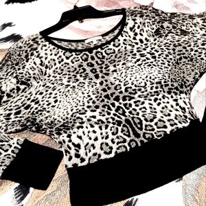 Silver 🤍🖤🤍Leopard Sweater